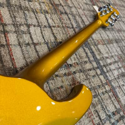 Schecter Stargazer 6 Vibrato 2024 - Present - Metallic Gold image 8