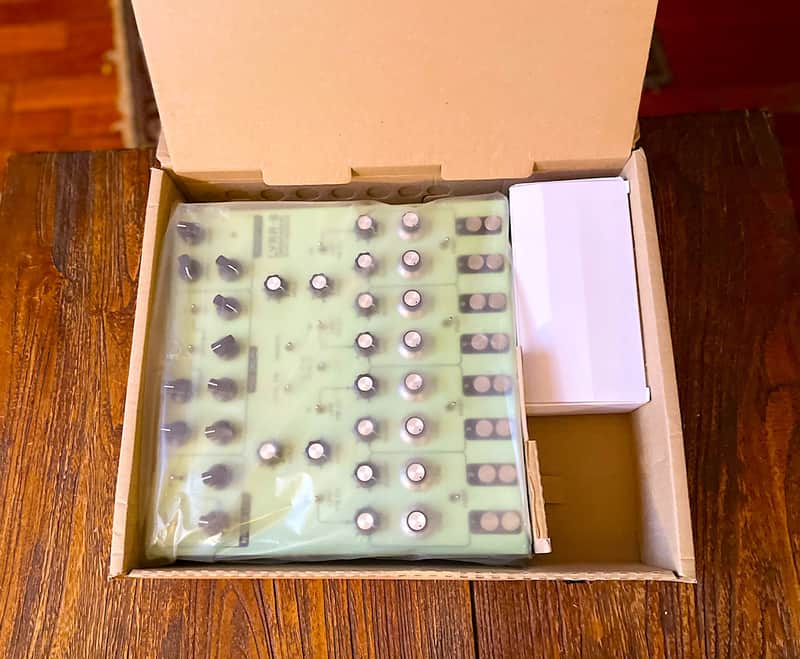 Soma Laboratory Lyra-8 - Green - MINT! image 1