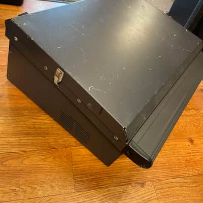 Peavey XR 800F Powered Mixer image 8