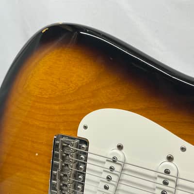 Fender 60th Anniversary American Vintage 1954 Stratocaster Strat Electric Guitar 2014 with Hard Case - 2-Color Sunburst image 4