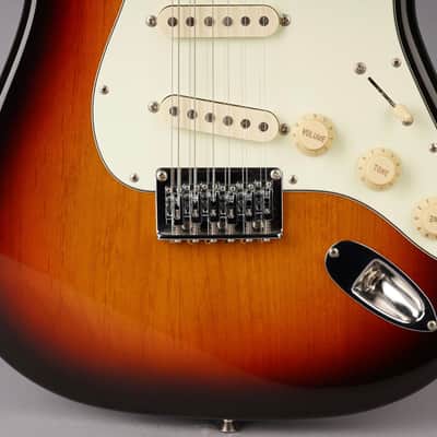 Fender Japan Stratocaster XII - MIJ - 2002 - Sunburst w/HSC image 5