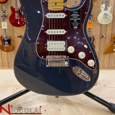 Fender American Professional Classic Stratocaster HSS, Maple Fingerboard, Faded Black image 1