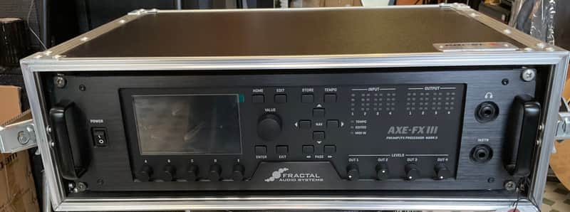 Fractal Audio AXE-FX3 mkII + case image 1