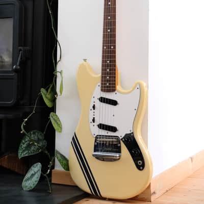 Fender Japan MG73-CO Competition Mustang Vintage White Reissue MIJ