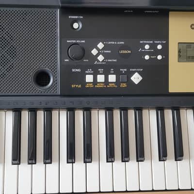 Yamaha YPT-220 Keyboard, Yamaha UK Adapter, music stand, original manual & box image 3