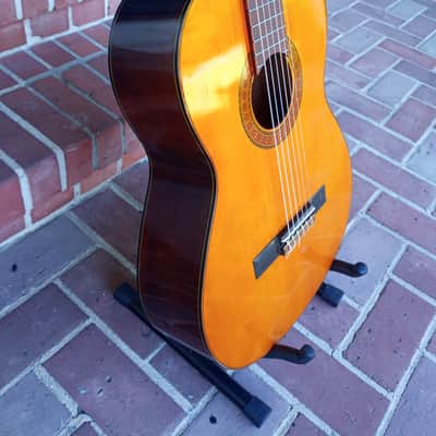 1971 Yamaha G60A, Nippon Gakki, Japan. Good Condition and Ready to Play image 4