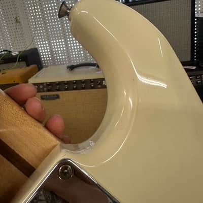 Fender Standard Roland Ready Stratocaster 2006 - 2012 - Arctic White image 11