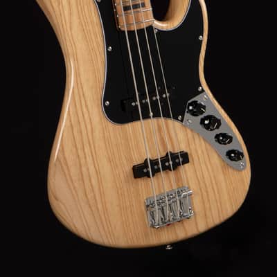Cort GB64JJNAT GB Series Bass Guitar. Natural image 2