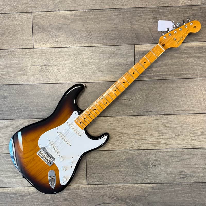 Fender American Vintage II ’57 Stratocaster – 2-Tone Sunburst – Excellent Condition