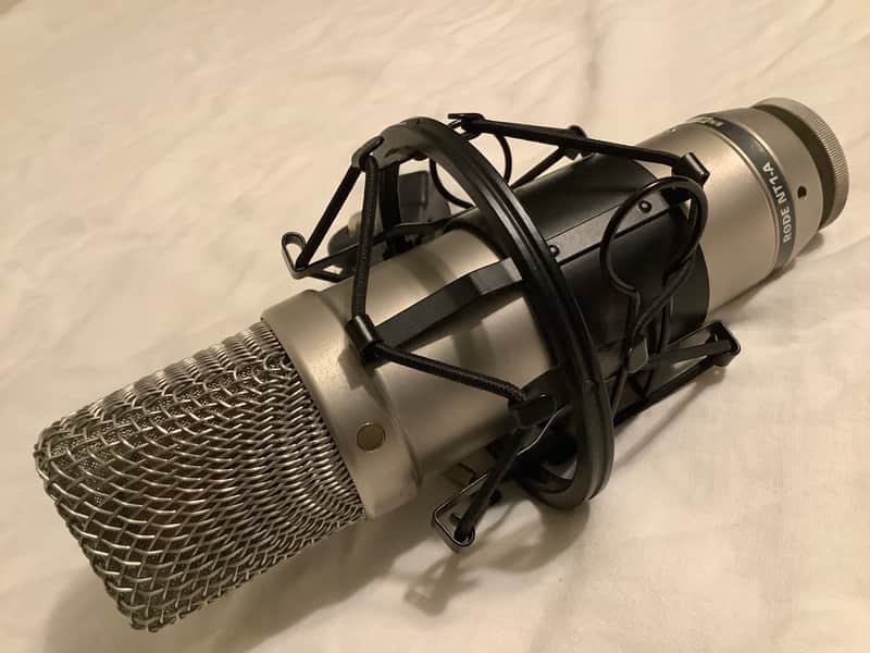 RODE NT1-A Large Diaphragm Cardioid Condenser Microphone