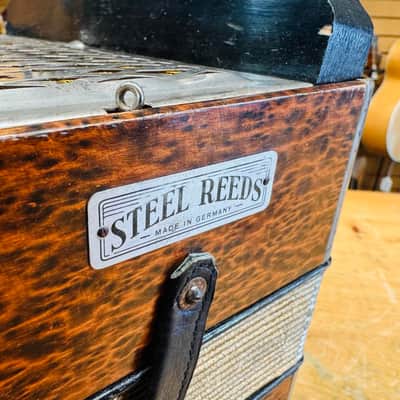 Hohner Steel Reeds 10-Button Accordion image 3
