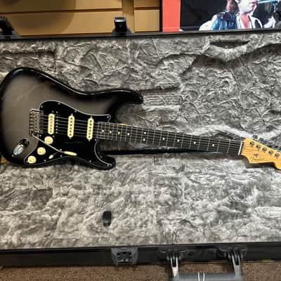 Fender LE American Professional Stratocaster HSS Shawbucker 2017 - Silver burst image 1