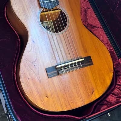 Mele Guitarlele Six String Ukulele- Natural w/ Case (Guilele/Guitalele) image 4