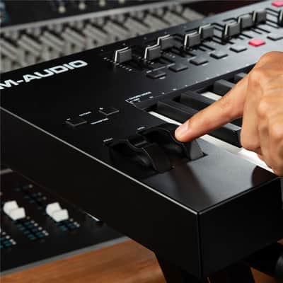 M-Audio Oxygen Pro 61 61-Key USB Powered MIDI Controller with Smart Controls and Auto-Mapping image 8