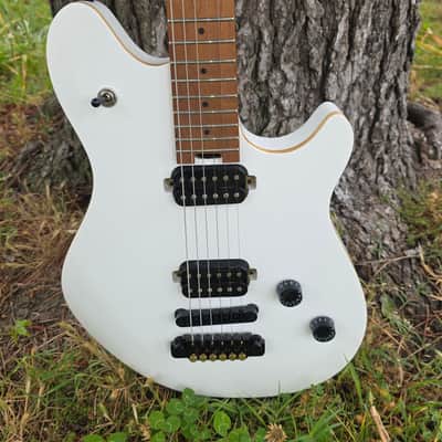 Squier Paranormal Super-Sonic 2020 - Graphite Metallic image 5