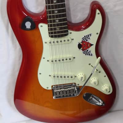 Squier Standard Stratocaster 2006 with Rosewood Fretboard in HS Case - Cherry Sunburst image 5