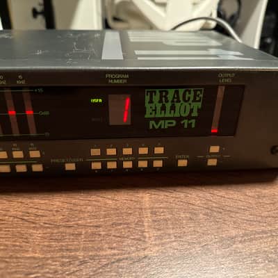 Trace Elliot Series 6 MP11 Preamp with MIDI Remote Footswitch image 3
