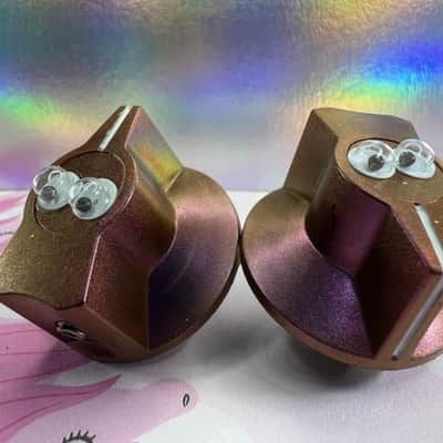 Knobably Moog Style Pointer Knobs - Distressed Copper Chameleon Googly Eyes (Set of 2) image 3