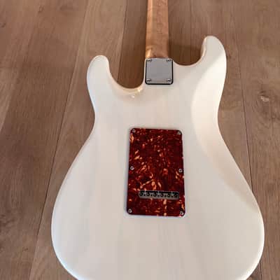 Suhr Classic S Paulownia - Trans White image 4