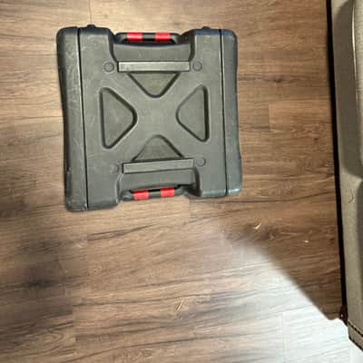 SKB 1SKB-R4S 4U Shallow Roto-Molded Rack Case with Steel Rails 2010s - Black image 5