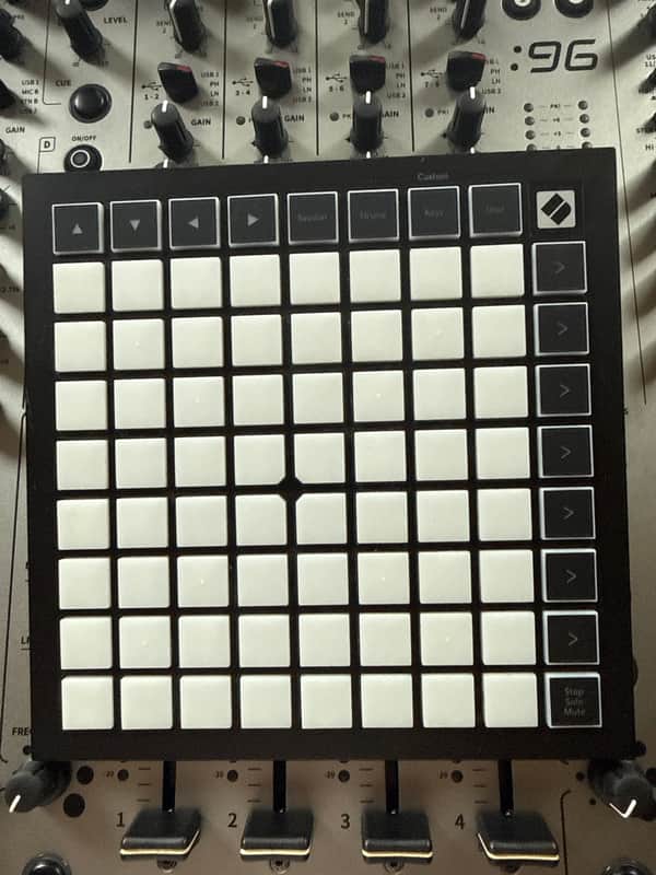 Novation Launchpad Mini MKIII Pad Controller