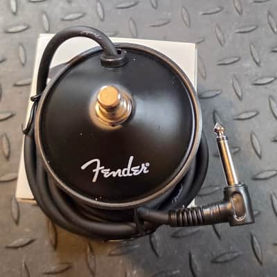 Fender One Button Footswitch with RCA Adapter 099-4049-000 W/ 1/4" Jack Recent - Black image 1