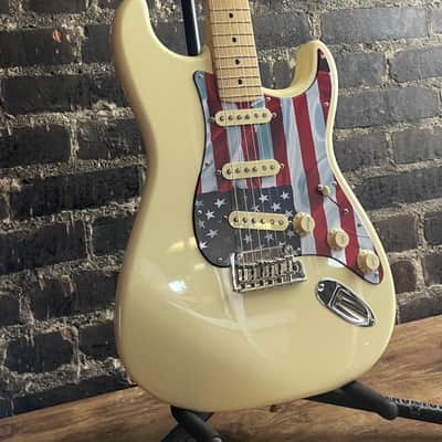 2019 Fender American Professional Stratocaster- Olympic White (USED) image 5