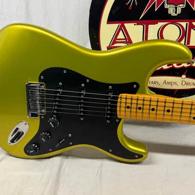 Fender American Ultra II 2 Stratocaster Guitar with COA + Case 2024 - Solar Flare / Maple neck image 4