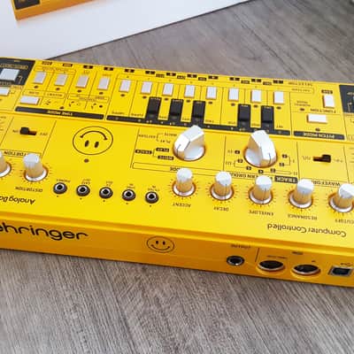 Behringer TD-3 Analog Bass Line Synthesizer 2019 - Present - Amber image 5