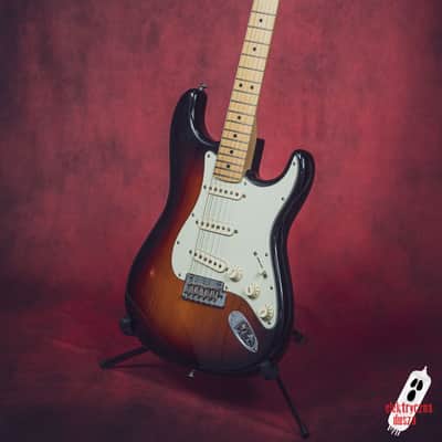 Immagine Fender Stratocaster American Professional 3 Tone Sunburst 2017 - 18