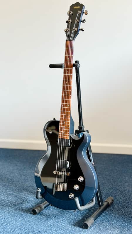 Yamaha AES720 Dark Blue Metallic/Black image 1