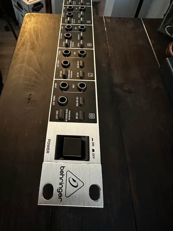 Behringer Ultra-DI Pro DI800 Phantom Powered 8-Channel Direct Box 2010s - Black / Silver
