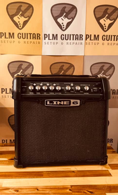 Line 6 Spider IV 15 15-Watt 1x8" Digital Modeling Guitar Practice Amp 2009 - 2016 - Black image 1