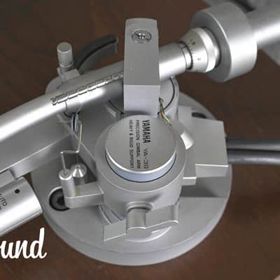 YAMAHA GT-2000L Turntable [Woodgrain Plinth Version] W/ Auto Lifter Adjust. image 8