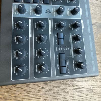 Access Virus TI2 Desktop Digital Synthesizer image 3