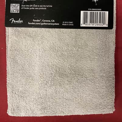 Fender instrument microfibre polishing cloth image 2