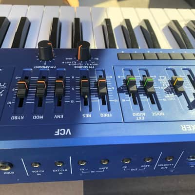 Analog Mono Synth w/ Buit-in Sequencer + KNOBs Bild 7