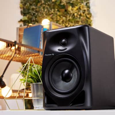 Pioneer DM-50D Active 5" Desktop Monitor and DJ Speakers (Black) with Professional Graded TRS to TRS Cables and Foam Isolation Pads image 4