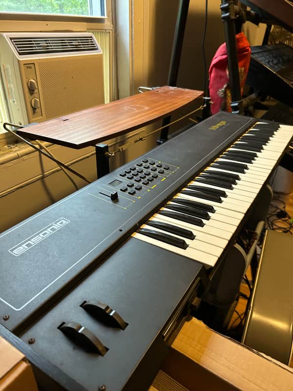 Ensoniq Mirage DSK-8 Digital Sampling Keyboard 1984 - Grey image 1