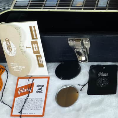 CASE QUEEN! 2021 Gibson Adam Jones 1979 V2 1979V2 Les Paul Custom Silverburst Aged & Signed Electric Guitar image 4