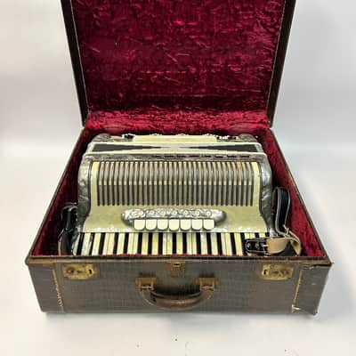 Silvio Marotta Concerto Piano Accordion LMH 41/120 - Silver Pearl With Case image 12