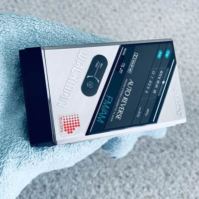 [RARE] Sony WM F100 Walkman Cassette Player, Near Mint Silver ! Working ! image 2