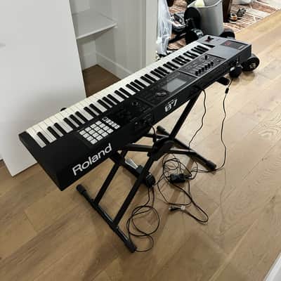 Roland FA-07 2014 76-Key Workstation Complete Setup w/ KS-20X Stand, Music Stand, & Bag image 5