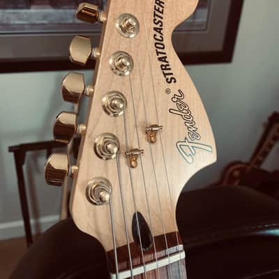 Fender Stratocaster 2021 - Candy apple red image 5