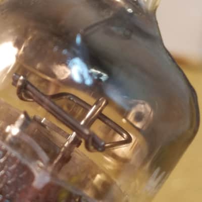 Mullard Bugle Boy Treble Clef EF86 tNOS AT1000 TESTED Vacuum Tube Blackburn long mesh plate square getter 8YX 9r1 6267 pentode 1954-1960 image 5