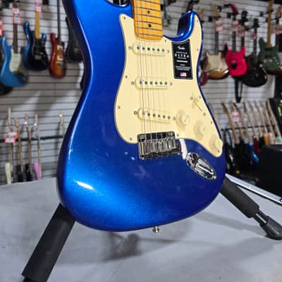 fender ultra stratocaster 2023年製 Fender American Ultra Stratocaster 2023 Electric Guitar Cobra Blue