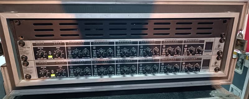 Behringer Press Rack Audio Distribution image 1