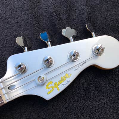 Squier Classic Vibe 60s Jazz Bass Inca Silver - Matching Headstock image 3