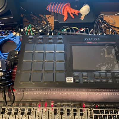 Akai MPC Live Standalone Sampler / Sequencer 2017 - 2020 - Black image 6
