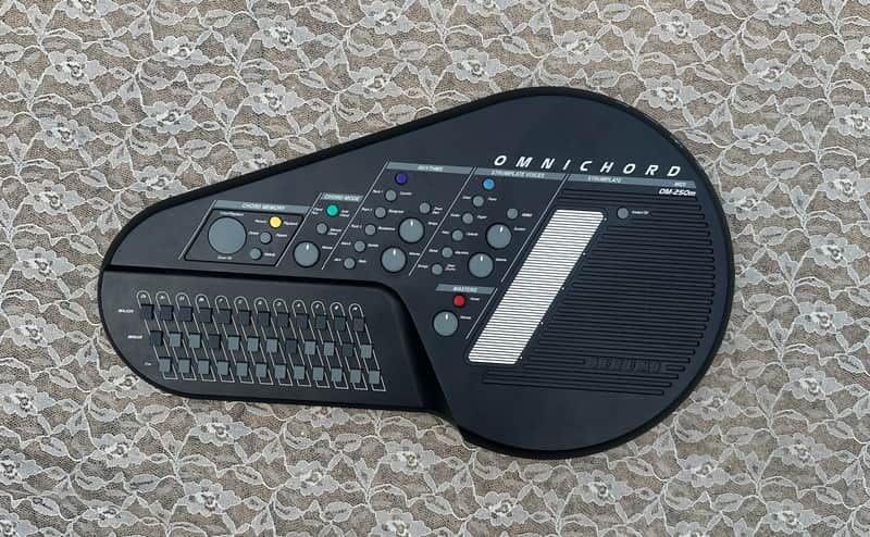 Suzuki OM-250M Omnichord image 1